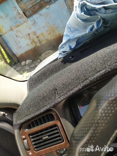 Накидка на панель Toyota Avensis T220 1997-2001г