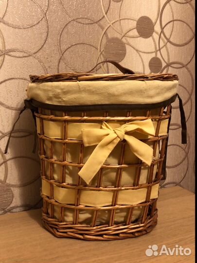 Корзинка плетенная с крышкой