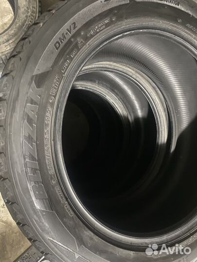 Bridgestone Blizzak DM-V2 285/50 R20