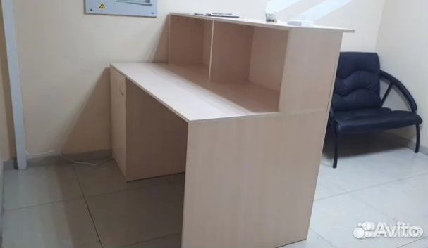 Стойка ресепшен