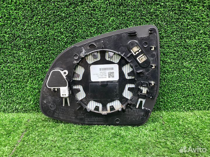 Зеркальный элемент правый BMW X3 G01 X5 G05