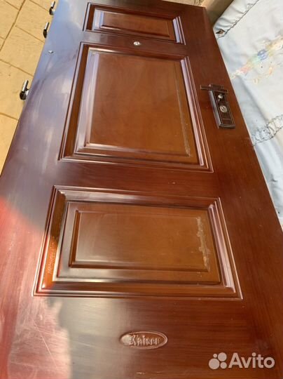 Входная металлическая дверь бу