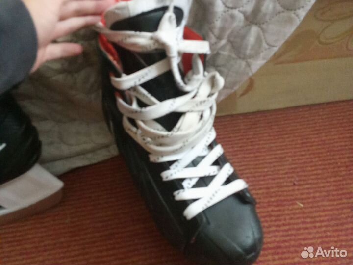 Коньки хоккейные. Торг уместен