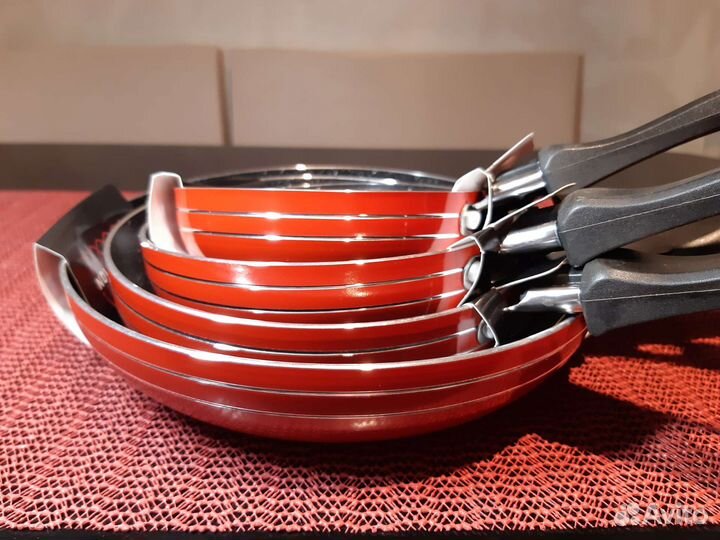 Сковородки с а\п покрытием. Есть стекл. крышки