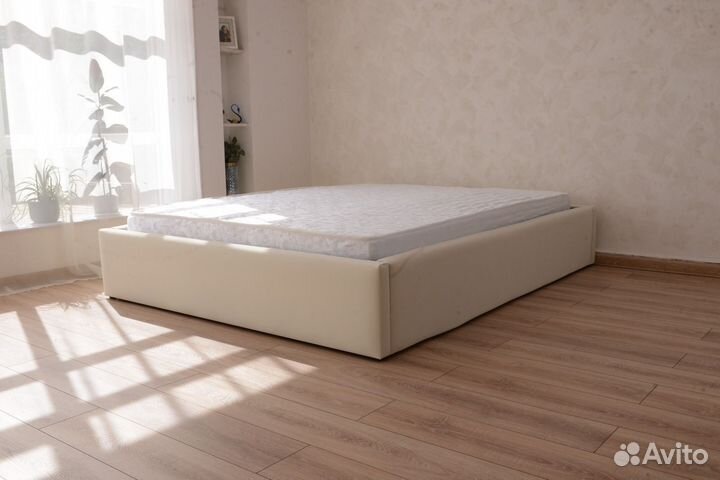 Кровать 160х200 с подъемным механизмом и матрасом