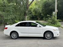 Toyota Camry 2.4 AT, 2011, 236 000 км, с пробегом, цена 870 000 руб.