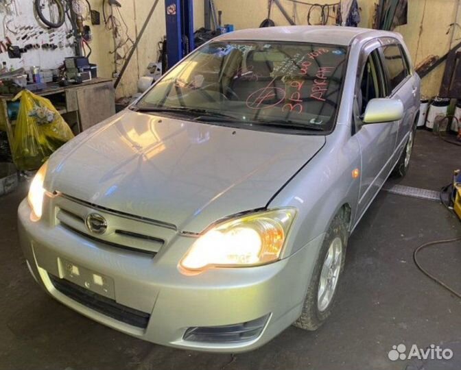 Тормозной диск передний правый Toyota