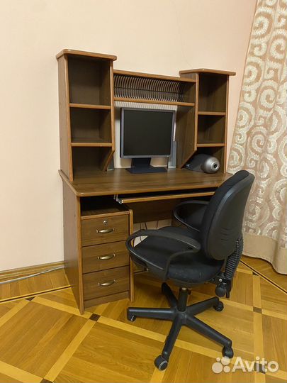 Компьютерный стол