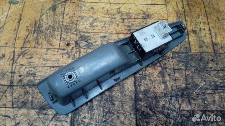 Блок управления стеклоподъемниками передний левый