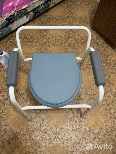 Санитарный стул туалет