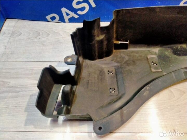 Кожух компрессора пневмоподвески Mercedes-Benz