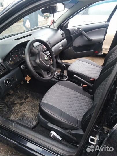 Автомобильные чехлы на Skoda Octavia Tour