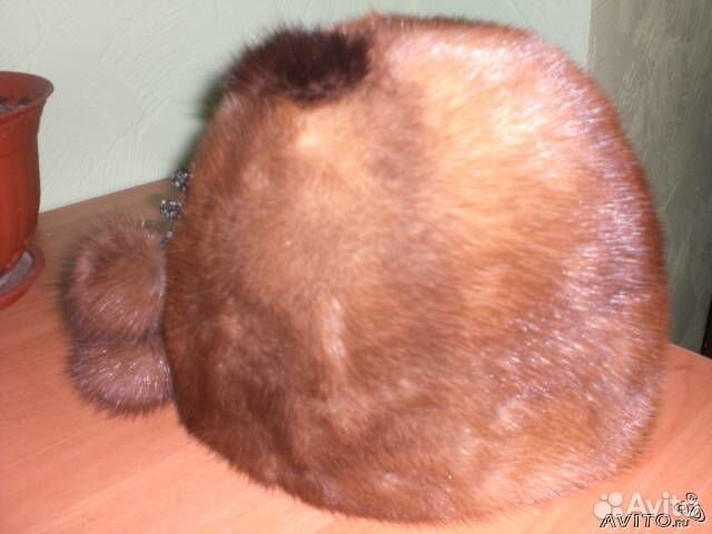 Модельные меховые шапочки