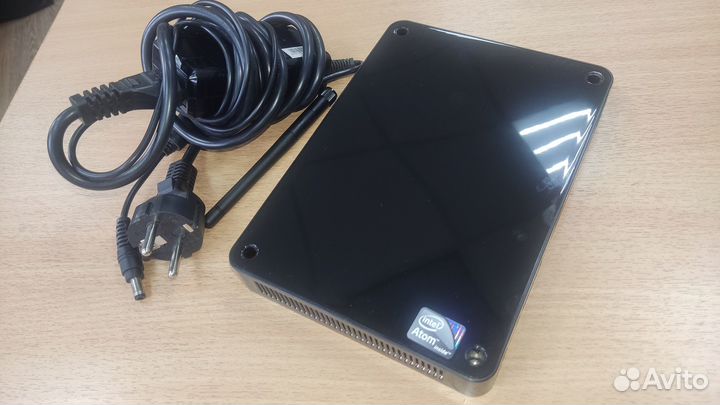 Мини компьютер Foxconn Netbox nT-535