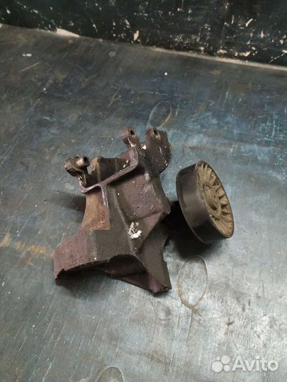 Кронштейн генератора Iran Hondro Samand