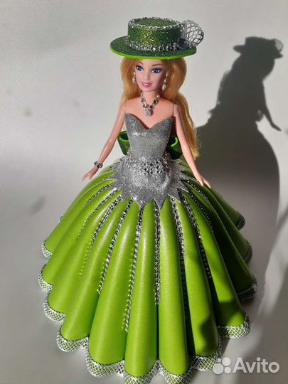 Кукла барби светится
