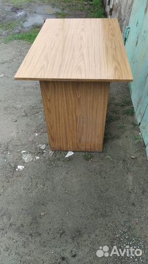 Письменный стол