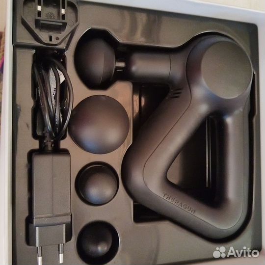 Перкуссионный массажер theragun