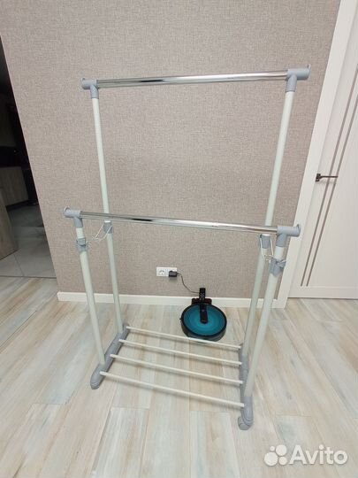 Вешалка для одежды напольная на колесах