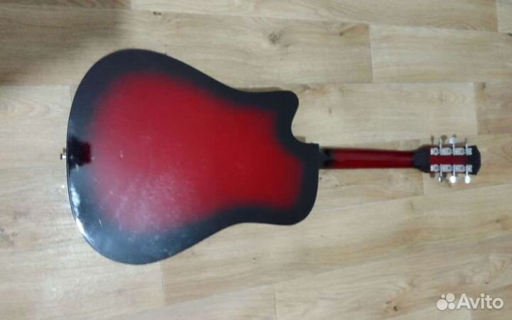 Акустическая гитара