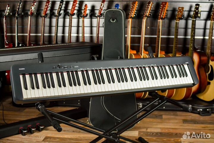 Цифровое пианино Casio + Аксессуары