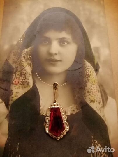 Кулон 1965 г. Читайте описание