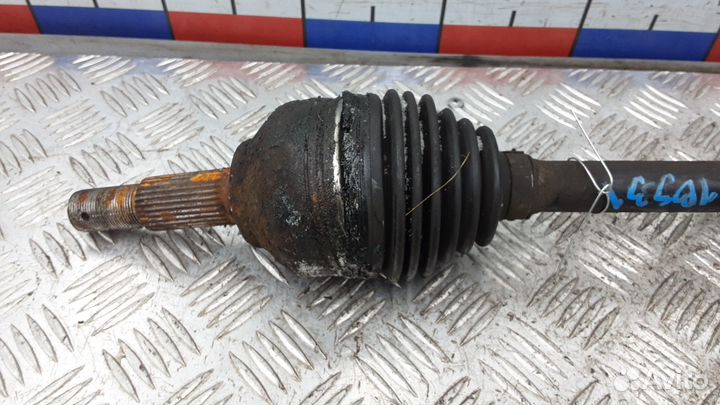 Полуось передняя левая (приводной вал, шрус)