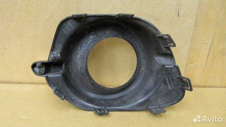 Решётка в бампер левая Mitsubishi Pajero Sport (KH