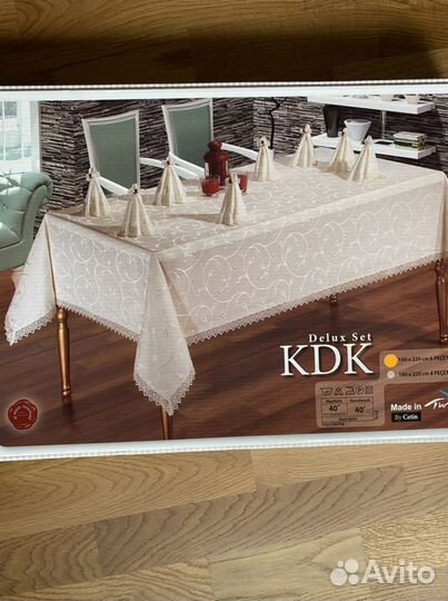 Скатерть новая с салфетками