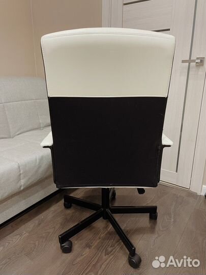 Офисное кресло IKEA белое