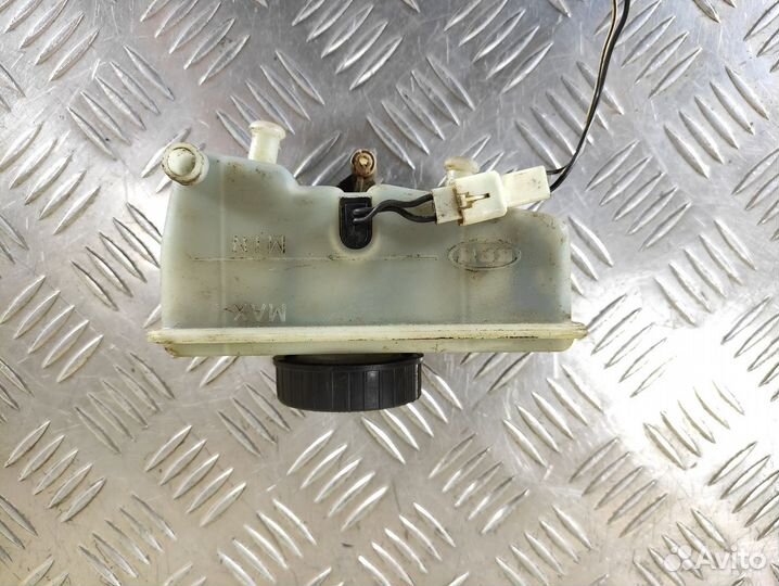 Бачок главного тормозного цилиндра Kia Sportage 19