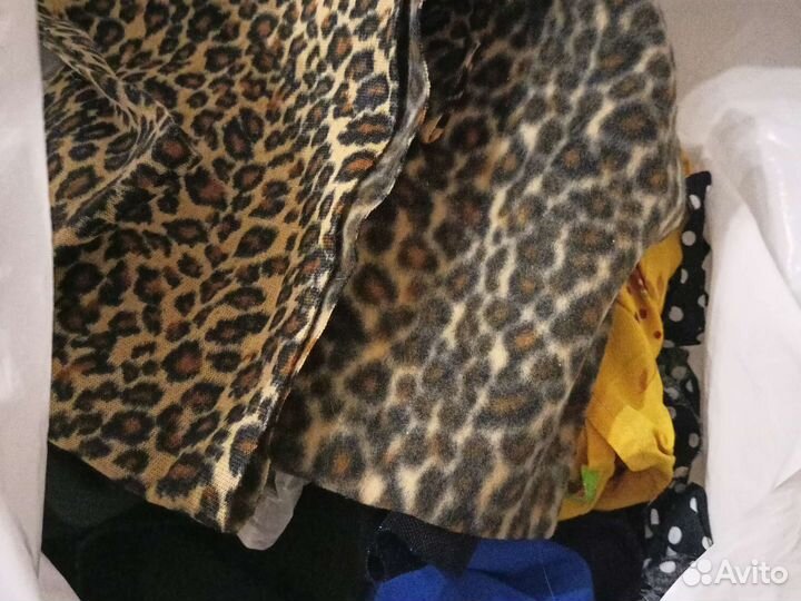 Обрезки ткани, меха