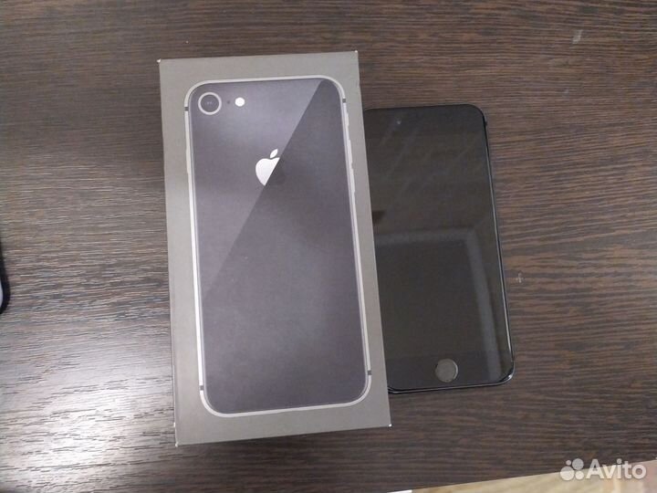 iPhone 8, 64 ГБ