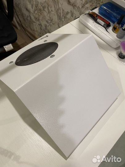 Маникюрная вытяжка