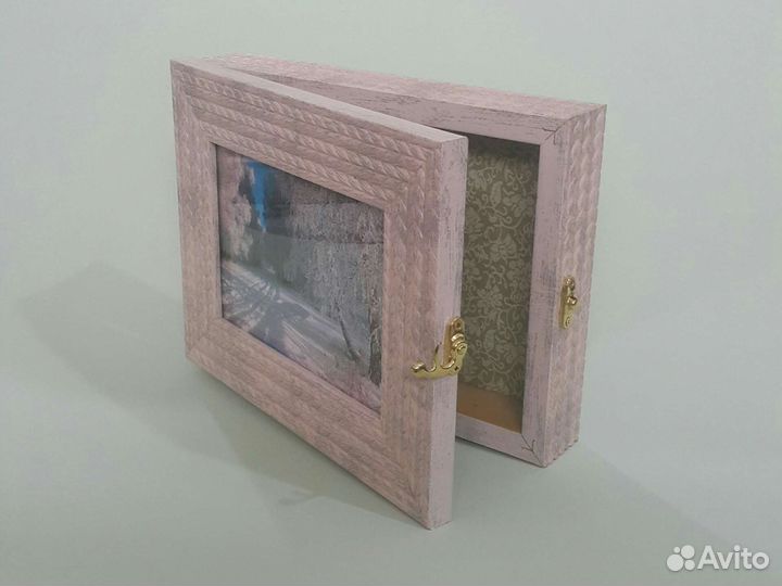 Оформление в багет слепков младенцев