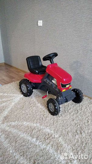 Детский трактор с педалями
