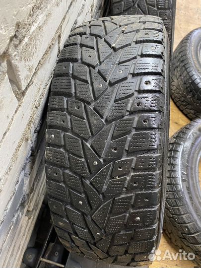 Dunlop SP Winter Ice02 215/60 R16 97T