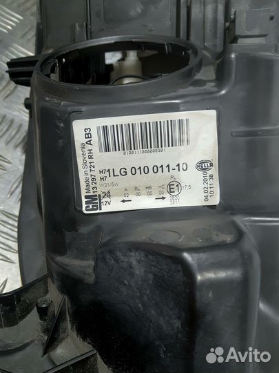 Б/У Фара правая Opel Astra J