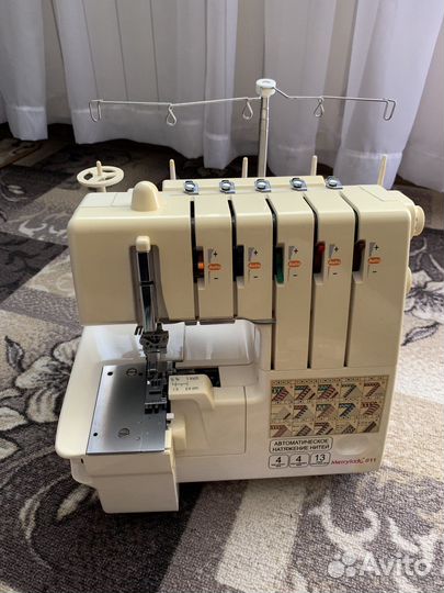 Оверлок merrylock 011