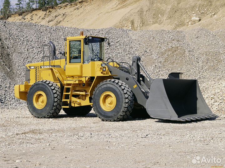 В разборе Вольво Volvo фронтальные погрузчики