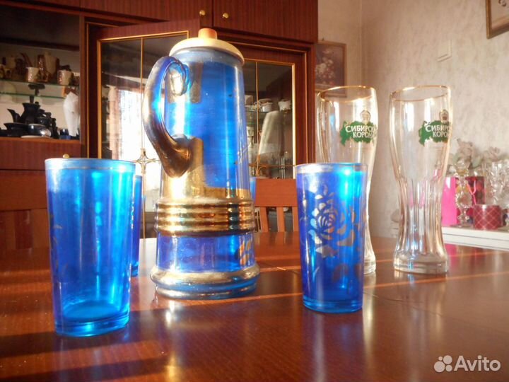Кувшин цветное стекло со стаканами