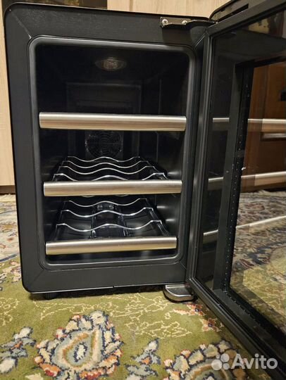 Винный шкаф Kitfort KT-2401