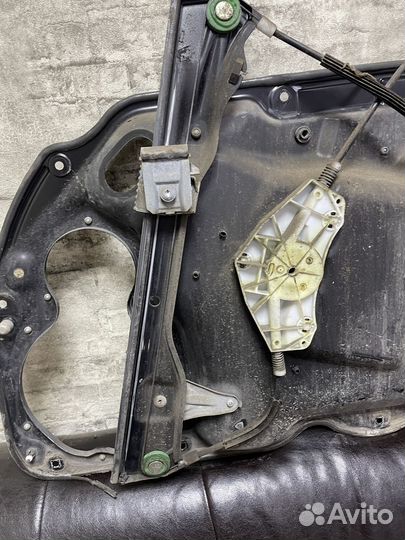 Стеклоподъемник левый Фольксваген Пассат Б6