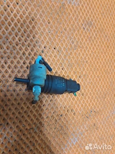 Насос стеклоомывателя Audi Q7 4L BHK 2009