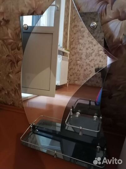 Шкаф навесной для ванной, зеркало