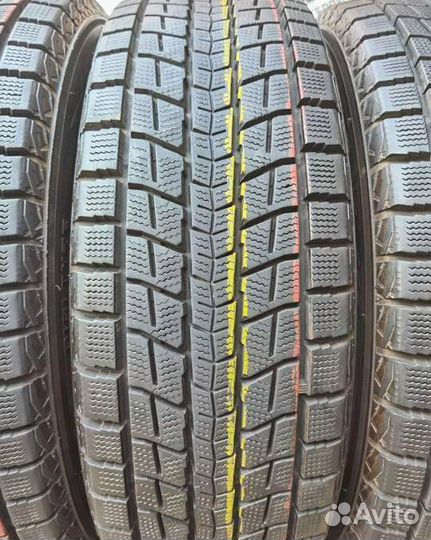 Dunlop Winter Maxx SJ8 215/60 R17 96Q