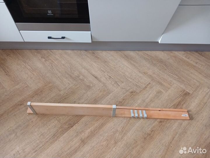 Вешалка полка/рейлинг с крючками Икея IKEA дерев