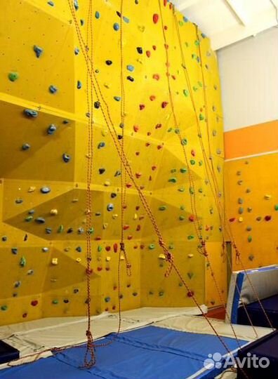 Абонемент в фитнес клуб Maxfit