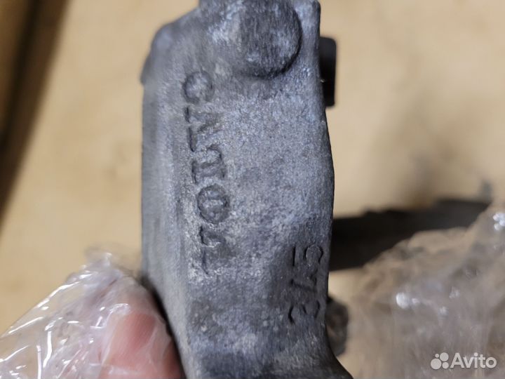 Тормозные скобы Volvo