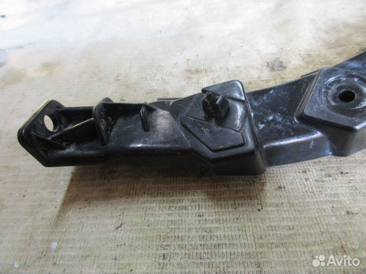 Направляющая заднего бампера левая Kia Ceed 2007-2